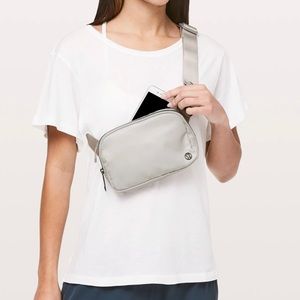 Lululemon Everywhere Belt Bag - Silver Drop